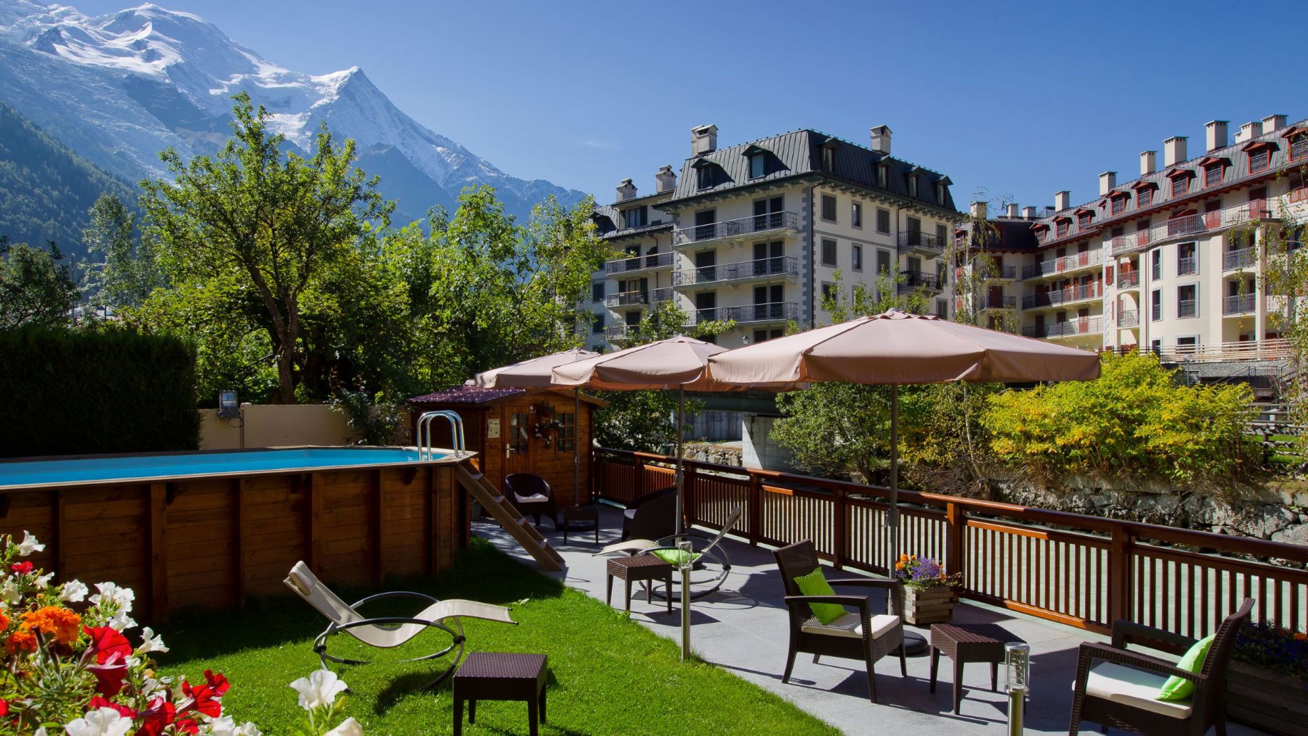 hotel lyret chamonix piscine exterieur