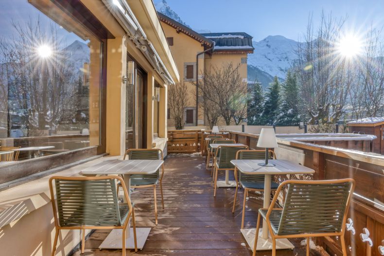 Hotel with garden & terrace